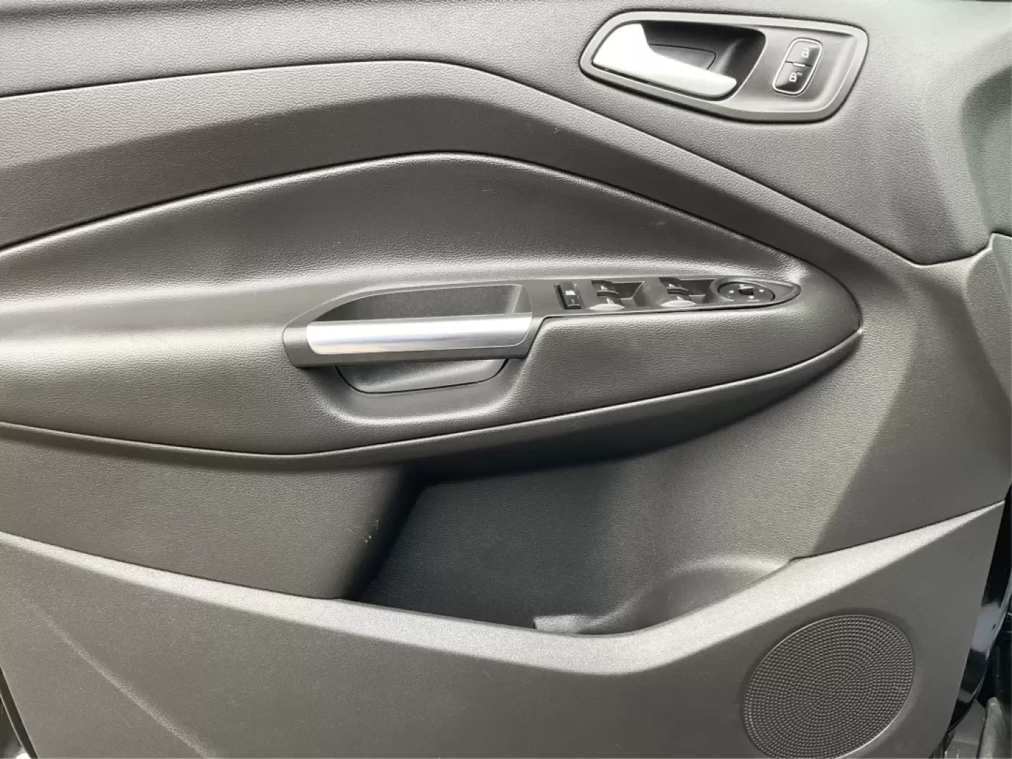 2017 Ford Escape SE (1FMCU9GD0HU) with an Other engine, located at 880 E. National Road, Vandalia, OH, 45377, (937) 908-9800, 39.891918, -84.183594 - **Explore New Adventures with the 2017 Ford Escape SE - Your Perfect Companion for Every Journey!**<br /> <br /> Imagine embarking on spontaneous weekend getaways or daily commutes with absolute confidence and comfort. The 2017 Ford Escape SE, now available at Advantage Car and Credit in Fairborn, O - Photo#19