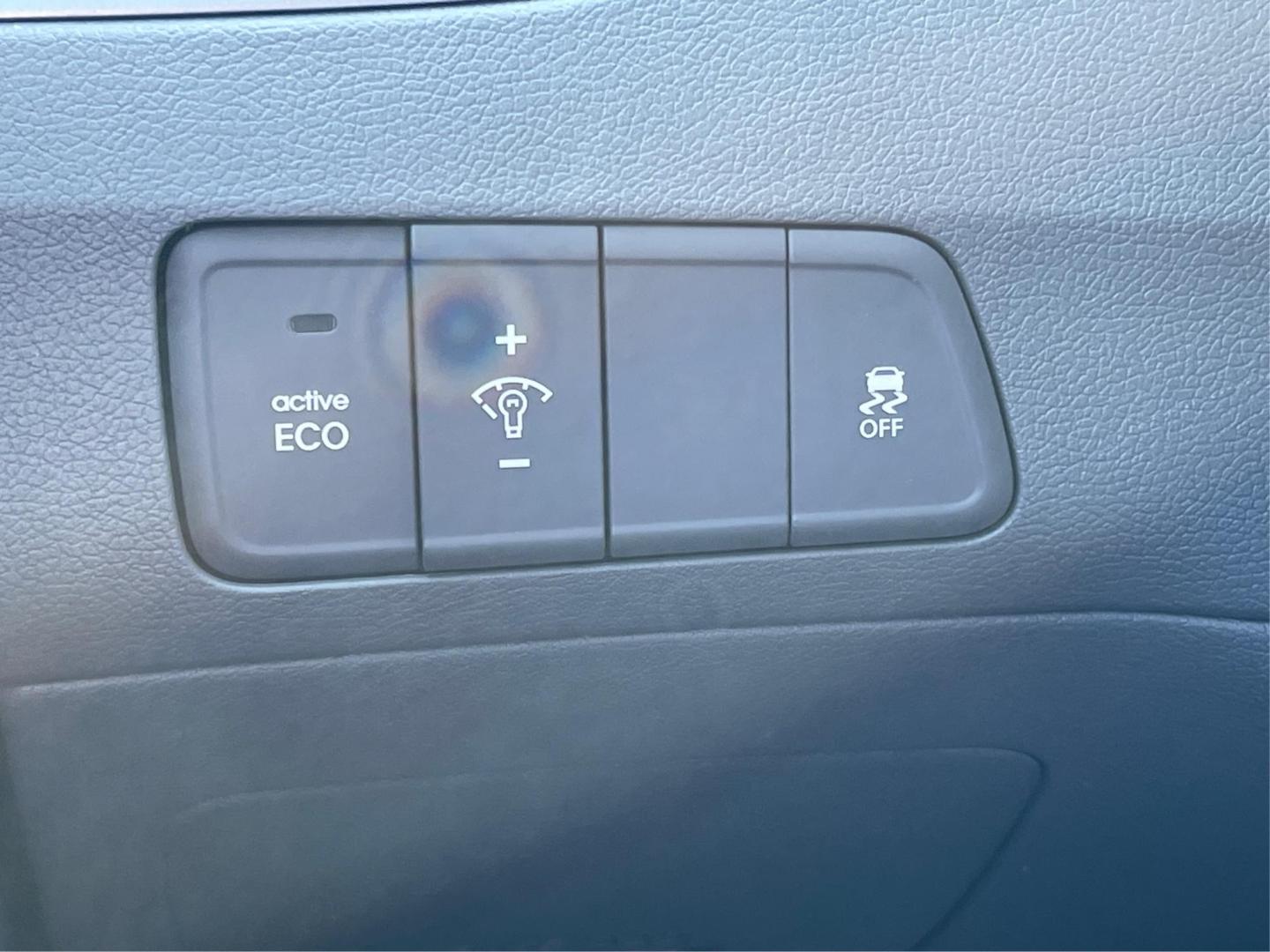 2016 Hyundai Elantra SE (5NPDH4AE7GH) with an Other engine, located at 8750 N County Rd 25A, Piqua, OH, 45356, (937) 908-9800, 40.164391, -84.232513 - Photo#15