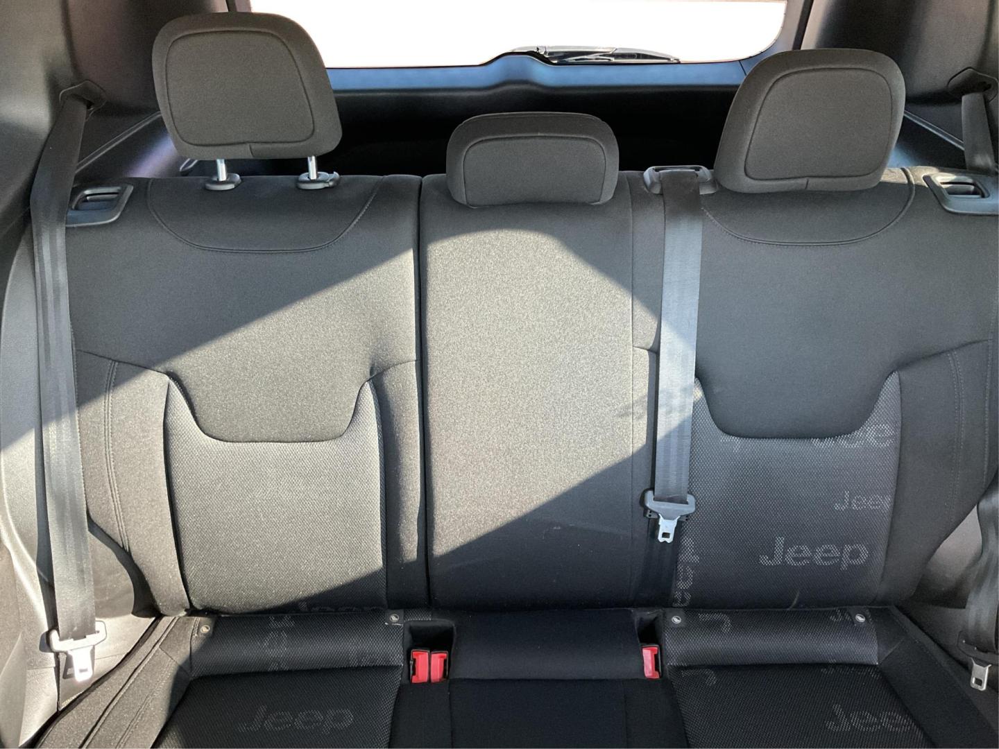 2017 Jeep Renegade Sport 4x4 (ZACCJBAH3HP) with an MultiAir 1.4L I-4 variable valve control engine, Manual transmission, located at 1099 N County Rd 25A, Troy, OH, 45373, (937) 908-9800, 40.057079, -84.212883 - Photo#11