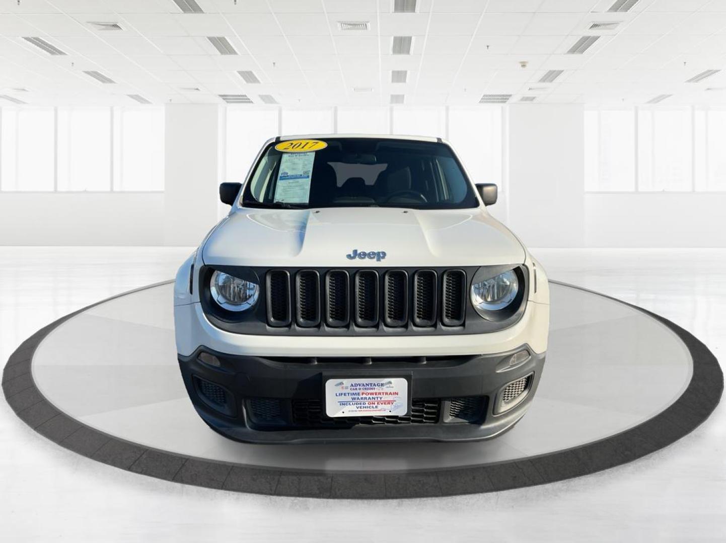 2017 Jeep Renegade Sport 4x4 (ZACCJBAH3HP) with an MultiAir 1.4L I-4 variable valve control engine, Manual transmission, located at 1099 N County Rd 25A, Troy, OH, 45373, (937) 908-9800, 40.057079, -84.212883 - Photo#4