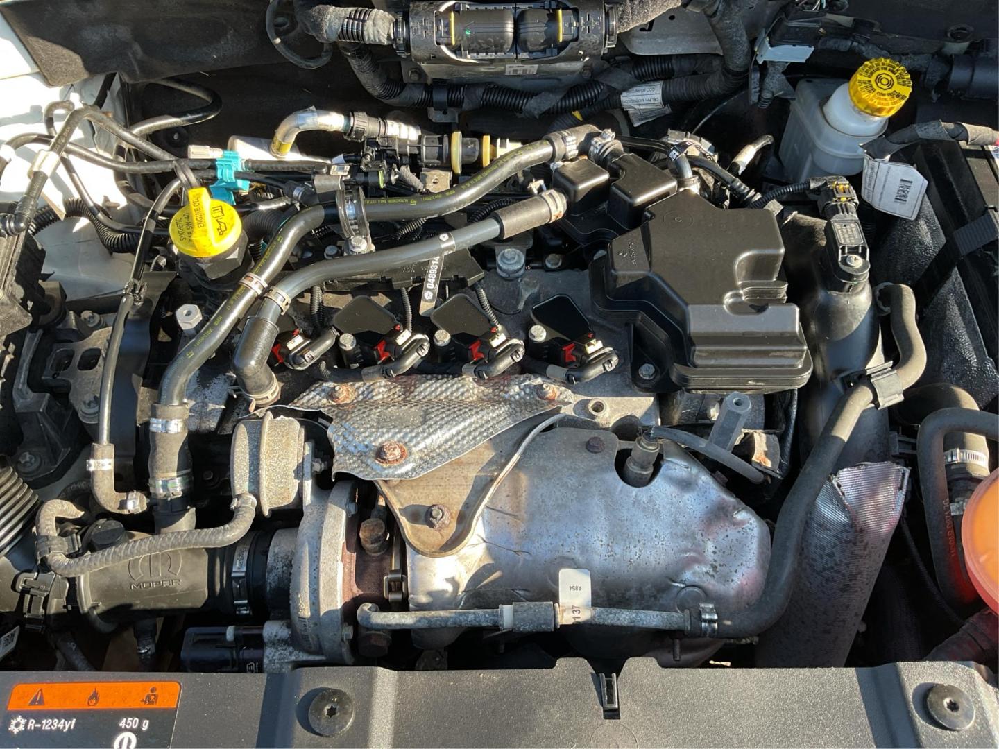 2017 Jeep Renegade Sport 4x4 (ZACCJBAH3HP) with an MultiAir 1.4L I-4 variable valve control engine, Manual transmission, located at 1099 N County Rd 25A, Troy, OH, 45373, (937) 908-9800, 40.057079, -84.212883 - Photo#8