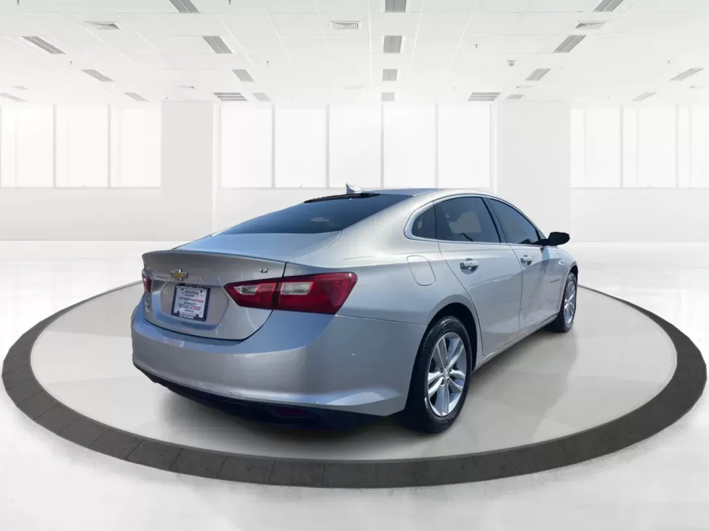 2018 Chevrolet Malibu LT (1G1ZD5ST8JF) with an ECOTEC 1.5L I-4 gasoline direct injection engine, located at 880 E. National Road, Vandalia, OH, 45377, (937) 908-9800, 39.891918, -84.183594 - Photo#1