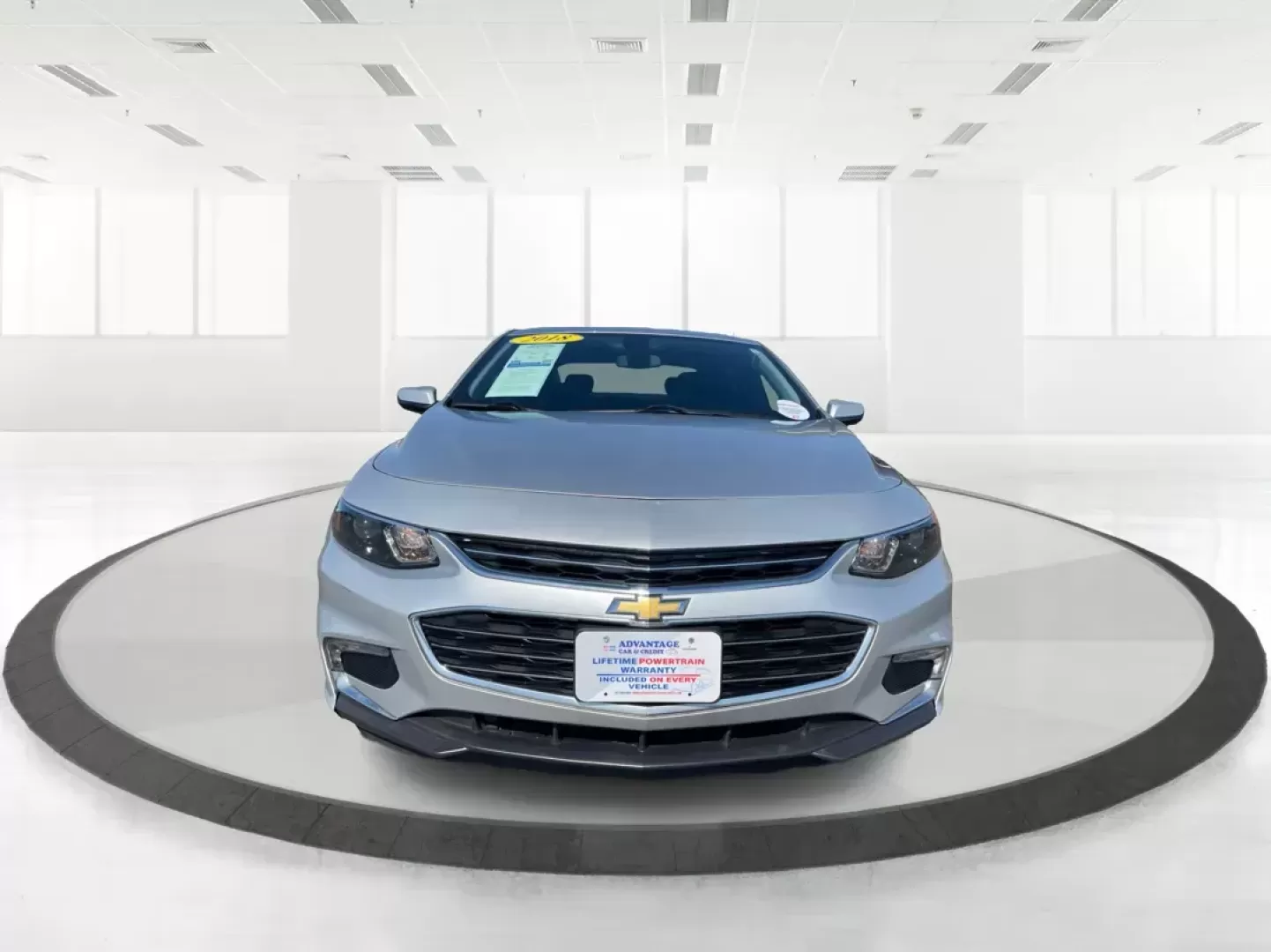 2018 Chevrolet Malibu LT (1G1ZD5ST8JF) with an ECOTEC 1.5L I-4 gasoline direct injection engine, located at 880 E. National Road, Vandalia, OH, 45377, (937) 908-9800, 39.891918, -84.183594 - Photo#6
