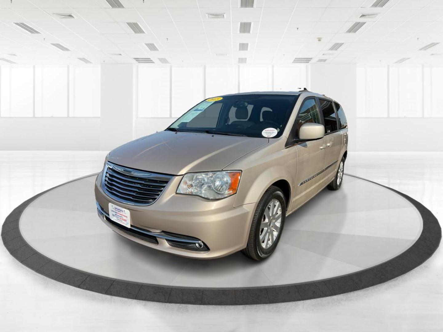 2015 Chrysler Town and Country Touring (2C4RC1BG7FR) with an 3.6L V-6 DOHC engine, located at 8750 N County Rd 25A, Piqua, OH, 45356, (937) 908-9800, 40.164391, -84.232513 - Photo#7