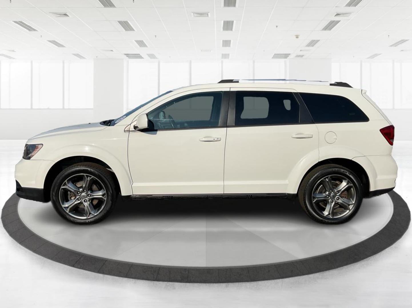 2018 Dodge Journey Crossroad (3C4PDCGG3JT) with an Pentastar 3.6L V-6 DOHC engine, located at 1951 S Dayton Lakeview Rd., New Carlisle, OH, 45344, (937) 908-9800, 39.890999, -84.050255 - Photo#5