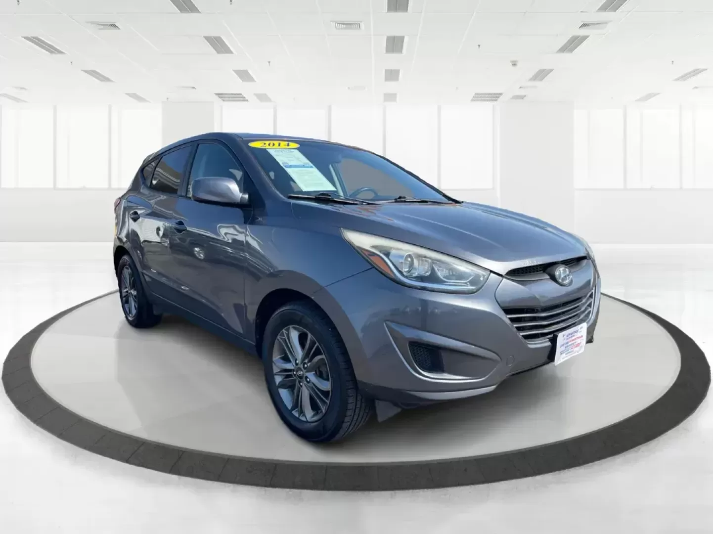 2014 Hyundai Tucson GLS (KM8JTCAF5EU) with an Nu 2L I-4 gasoline direct injection engine, located at 1230 East Main St, Xenia, OH, 45385, (937) 908-9800, 39.688026, -83.910172 - 2014 Hyundai Tucson GLS - Photo#0