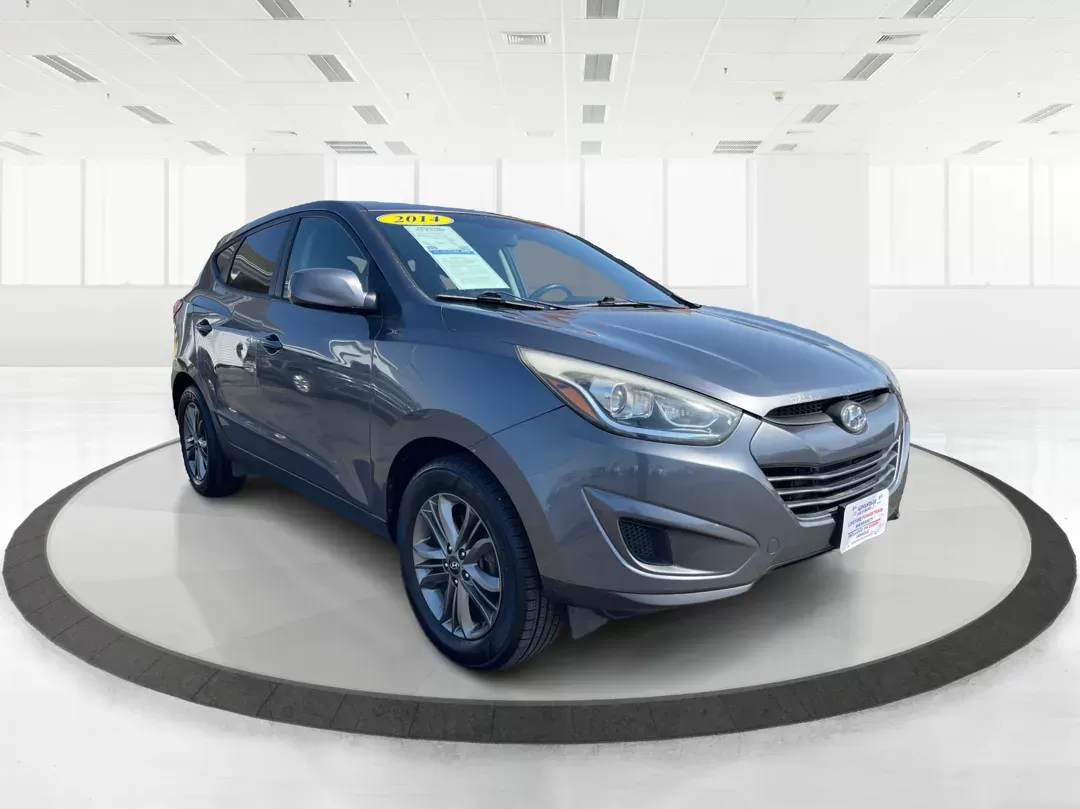 2014 Hyundai Tucson GLS (KM8JTCAF5EU) with an Nu 2L I-4 gasoline direct injection engine, located at 1230 East Main St, Xenia, OH, 45385, (937) 908-9800, 39.688026, -83.910172 - 2014 Hyundai Tucson GLS - Photo#0