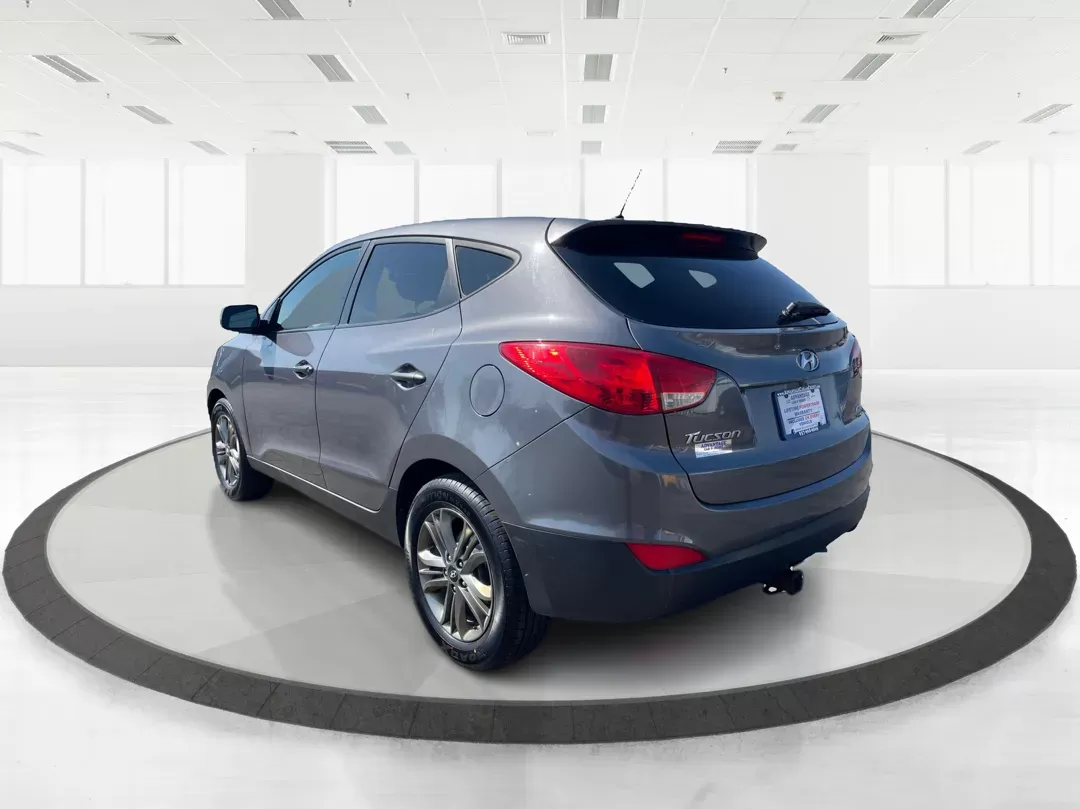 2014 Hyundai Tucson GLS (KM8JTCAF5EU) with an Nu 2L I-4 gasoline direct injection engine, located at 1230 East Main St, Xenia, OH, 45385, (937) 908-9800, 39.688026, -83.910172 - 2014 Hyundai Tucson GLS - Photo#4