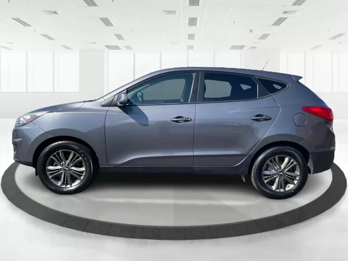 2014 Hyundai Tucson GLS (KM8JTCAF5EU) with an Nu 2L I-4 gasoline direct injection engine, located at 1230 East Main St, Xenia, OH, 45385, (937) 908-9800, 39.688026, -83.910172 - 2014 Hyundai Tucson GLS - Photo#5