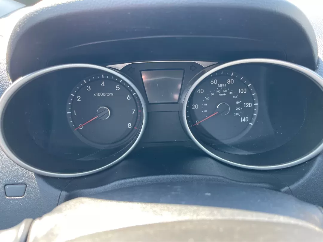 2014 Hyundai Tucson GLS (KM8JTCAF5EU) with an Nu 2L I-4 gasoline direct injection engine, located at 1230 East Main St, Xenia, OH, 45385, (937) 908-9800, 39.688026, -83.910172 - 2014 Hyundai Tucson GLS - Photo#13