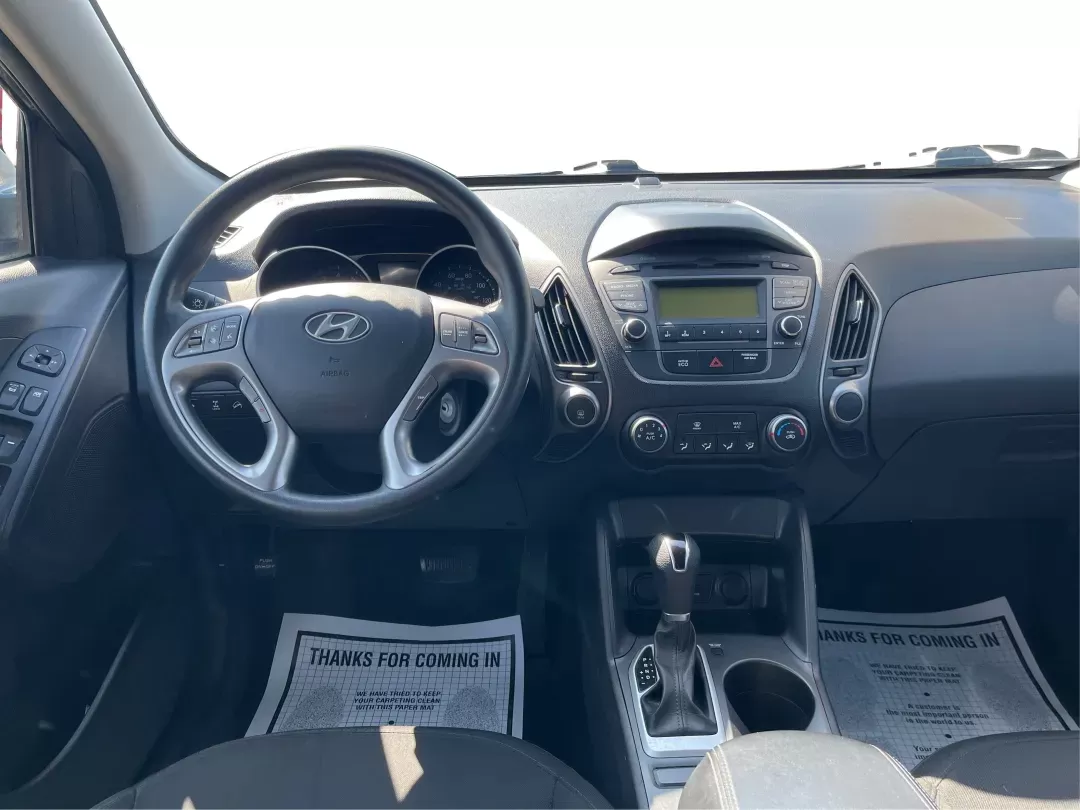 2014 Hyundai Tucson GLS (KM8JTCAF5EU) with an Nu 2L I-4 gasoline direct injection engine, located at 1230 East Main St, Xenia, OH, 45385, (937) 908-9800, 39.688026, -83.910172 - 2014 Hyundai Tucson GLS - Photo#19