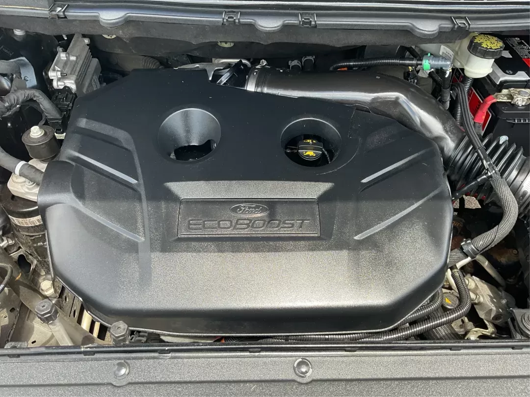 2016 Ford Edge SEL (2FMPK3J91GB) with an 3.5L V-6 DOHC engine, located at 1099 N County Rd 25A , Troy, OH, 45373, (937) 908-9800, 40.057079, -84.212883 - **Experience the Road Ahead with the 2016 Ford Edge SEL - Your Adventure Awaits!**<br /> <br /> Are you ready for your next road trip or family outing? The 2016 Ford Edge SEL is not just a car; it's a versatile SUV that caters to your lifestyle needs, making it the perfect companion for growing fami - Photo#10