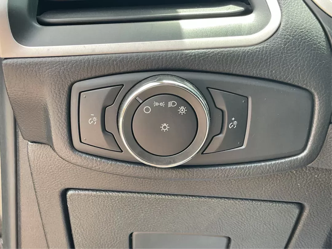 2016 Ford Edge SEL (2FMPK3J91GB) with an 3.5L V-6 DOHC engine, located at 1099 N County Rd 25A , Troy, OH, 45373, (937) 908-9800, 40.057079, -84.212883 - **Experience the Road Ahead with the 2016 Ford Edge SEL - Your Adventure Awaits!**<br /> <br /> Are you ready for your next road trip or family outing? The 2016 Ford Edge SEL is not just a car; it's a versatile SUV that caters to your lifestyle needs, making it the perfect companion for growing fami - Photo#16