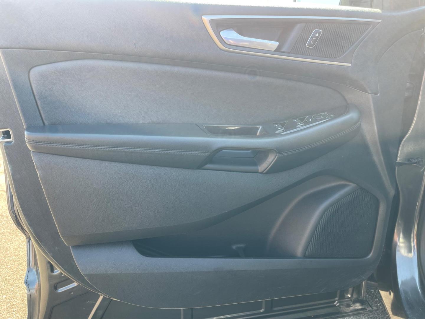 2016 Ford Edge SEL (2FMPK3J91GB) with an 3.5L V-6 DOHC engine, located at 1230 East Main St, Xenia, OH, 45385, (937) 908-9800, 39.688026, -83.910172 - Photo#17