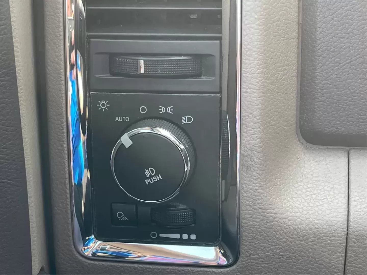 2012 Ram 1500 Laramie (1C6RD7JTXCS) with an Other engine, located at 8750 N County Rd 25A, Piqua, OH, 45356, (937) 908-9800, 40.164391, -84.232513 - 2012 Ram 1500 Laramie - Photo#16