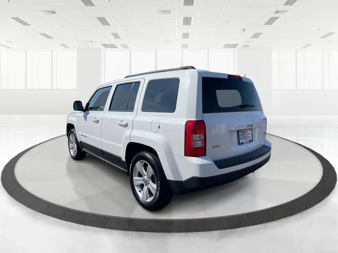 2014 Jeep Patriot Latitude (1C4NJPFB0ED) with an 2.4L I-4 DOHC engine, located at 1951 S Dayton Lakeview Rd., New Carlisle, OH, 45344, (937) 908-9800, 39.890999, -84.050255 - 2014 Jeep Patriot Latitude - Photo#4