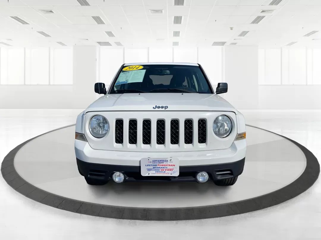 2014 Jeep Patriot Latitude (1C4NJPFB0ED) with an 2.4L I-4 DOHC engine, located at 1951 S Dayton Lakeview Rd., New Carlisle, OH, 45344, (937) 908-9800, 39.890999, -84.050255 - 2014 Jeep Patriot Latitude - Photo#6
