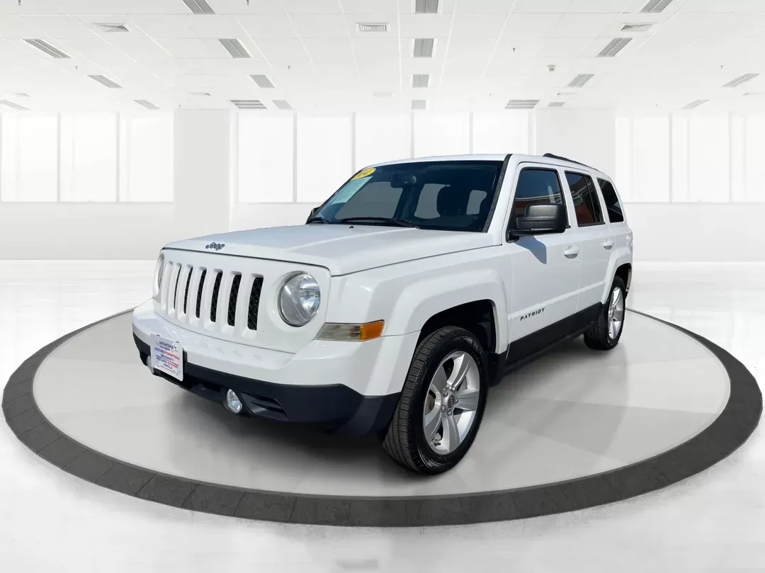 2014 Jeep Patriot Latitude (1C4NJPFB0ED) with an 2.4L I-4 DOHC engine, located at 1951 S Dayton Lakeview Rd., New Carlisle, OH, 45344, (937) 908-9800, 39.890999, -84.050255 - 2014 Jeep Patriot Latitude - Photo#7
