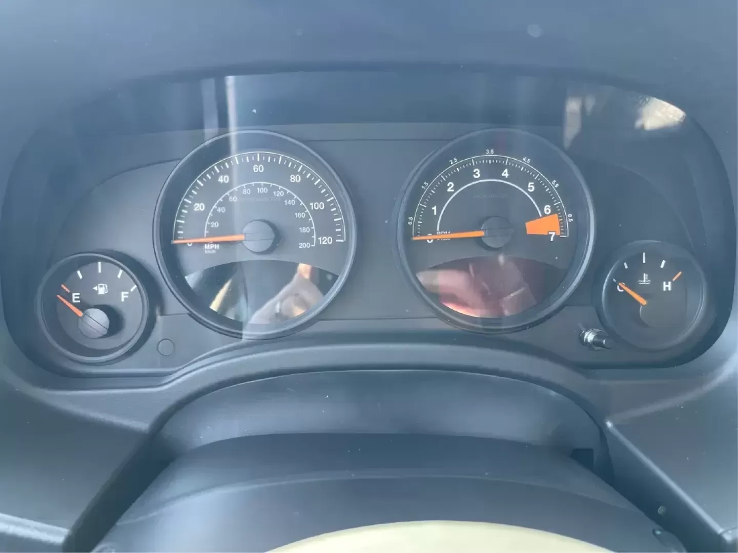 2014 Jeep Patriot Latitude (1C4NJPFB0ED) with an 2.4L I-4 DOHC engine, located at 1099 N County Rd 25A, Troy, OH, 45373, (937) 908-9800, 40.057079, -84.212883 - Photo#15