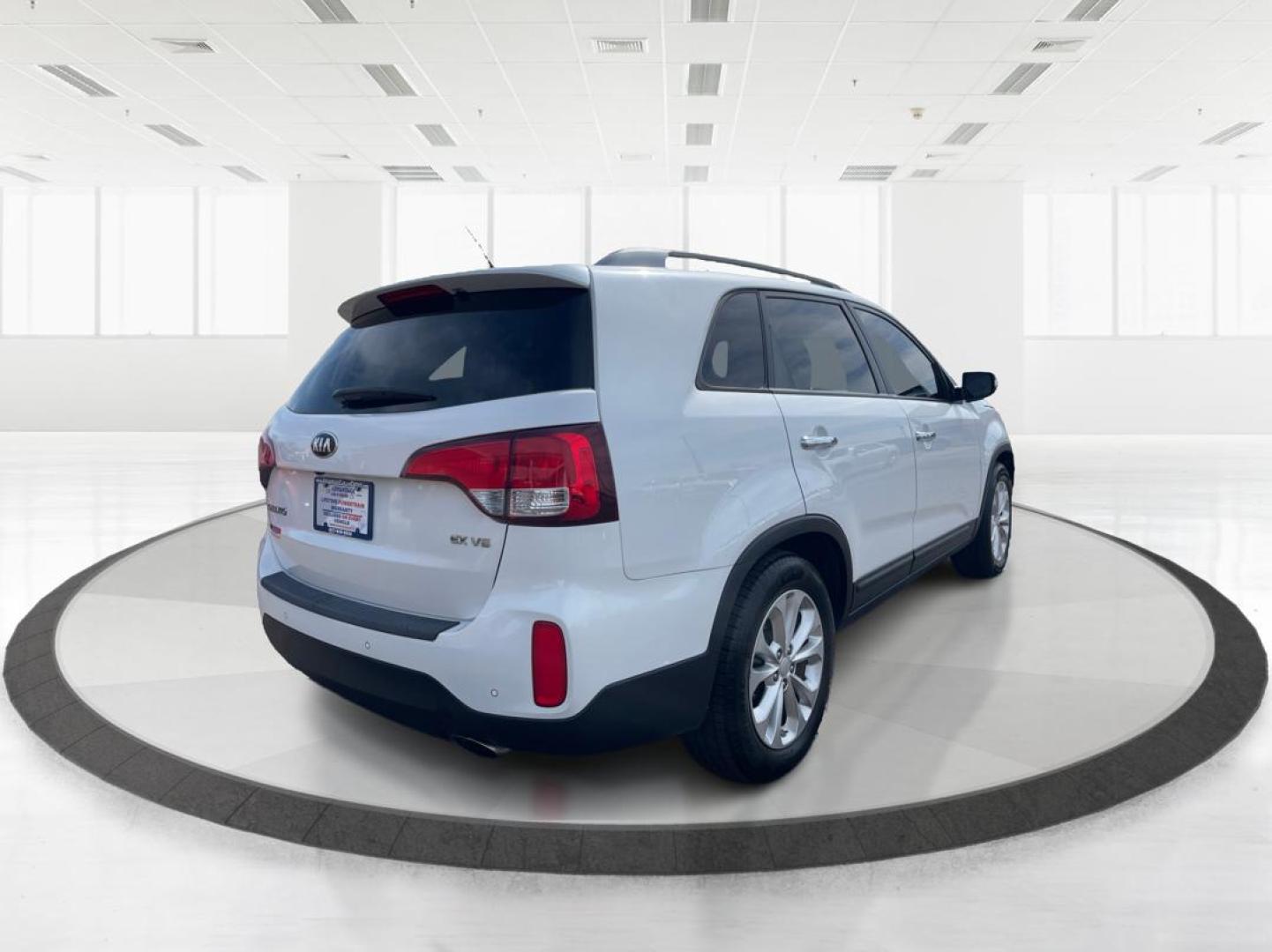 2015 Kia Sorento EX V6 (5XYKU4A74FG) with an Lambda II 3.3L V-6 gasoline direct injection engine, located at 8750 N County Rd 25A, Piqua, OH, 45356, (937) 908-9800, 40.164391, -84.232513 - Photo#2