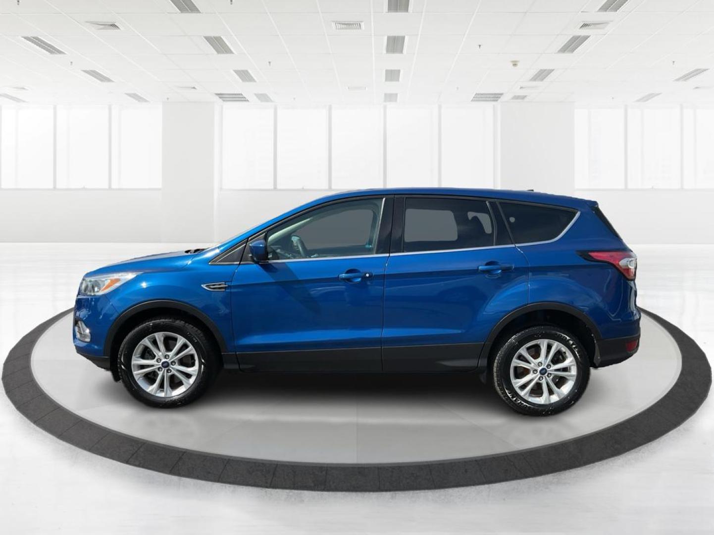 2017 Ford Escape SE (1FMCU0G93HU) with an EcoBoost 1.5L I-4 gasoline direct injection engine, located at 880 E. National Road, Vandalia, OH, 45377, (937) 908-9800, 39.891918, -84.183594 - Photo#4