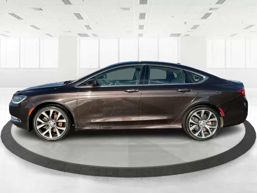 2015 Chrysler 200 C (1C3CCCCB9FN) with an Other engine, located at 1230 East Main St, Xenia, OH, 45385, (937) 908-9800, 39.688026, -83.910172 - Photo#5