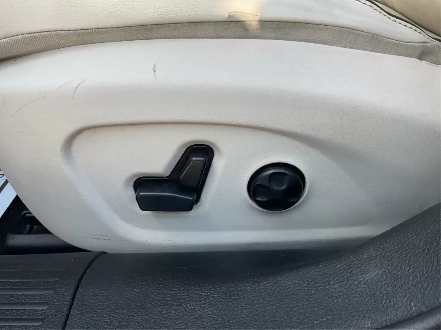2015 Chrysler 200 C (1C3CCCCB9FN) with an Other engine, located at 1230 East Main St, Xenia, OH, 45385, (937) 908-9800, 39.688026, -83.910172 - **Adventure Awaits with the 2015 Chrysler 200 at Advantage Car and Credit!** <br /> <br /> If you're in the market for a dependable vehicle that perfectly complements your dynamic lifestyle, look no further! The 2015 Chrysler 200 is not just a car-it's your next companion for long commutes, family r - Photo#17