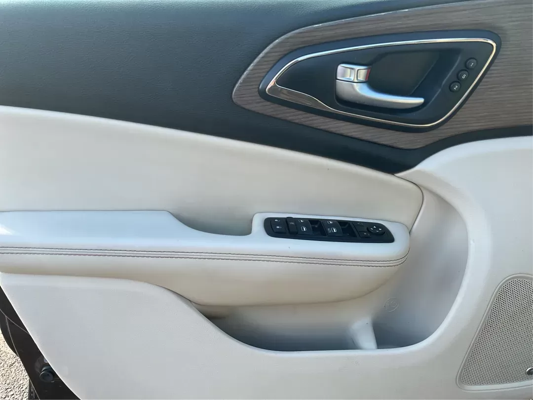 2015 Chrysler 200 C (1C3CCCCB9FN) with an Other engine, located at 1230 East Main St, Xenia, OH, 45385, (937) 908-9800, 39.688026, -83.910172 - Photo#18
