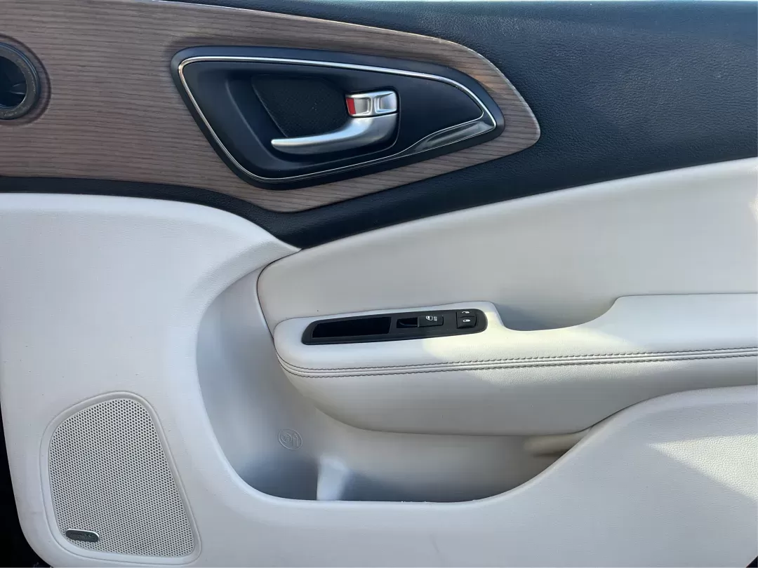 2015 Chrysler 200 C (1C3CCCCB9FN) with an Other engine, located at 1230 East Main St, Xenia, OH, 45385, (937) 908-9800, 39.688026, -83.910172 - Photo#19
