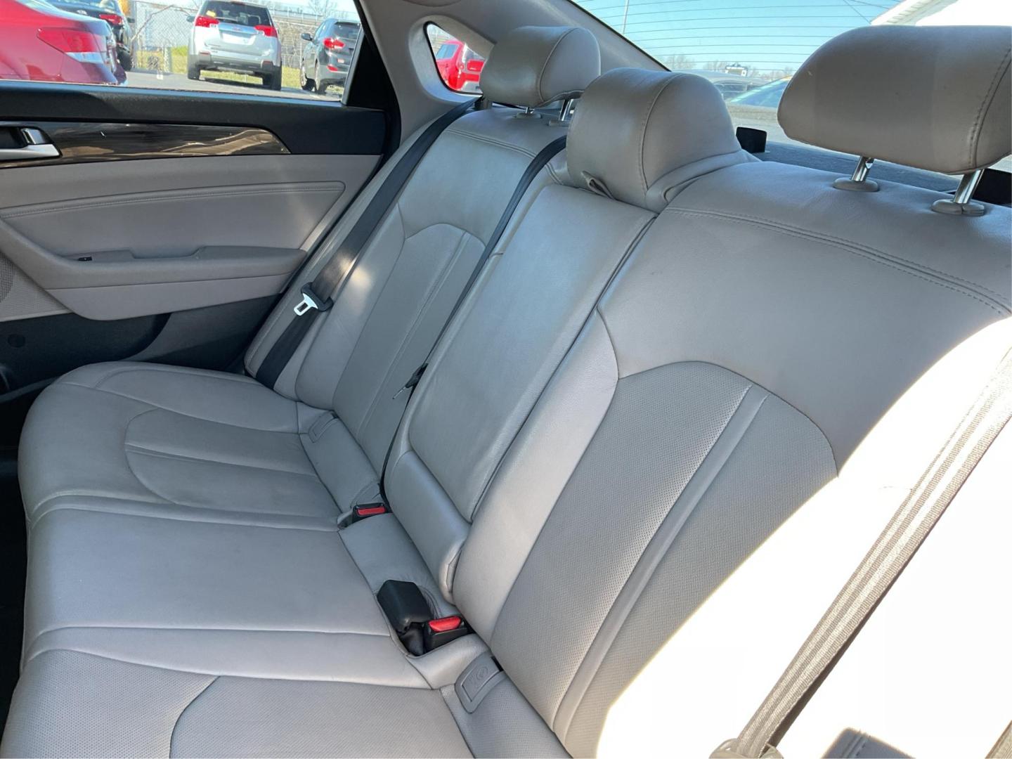 2015 Hyundai Sonata ECO (5NPE24AA3FH) with an 1.6L I-4 gasoline direct injection engine, located at 4508 South Dixie Dr, Moraine, OH, 45439, (937) 908-9800, 39.689976, -84.218452 - Photo#8