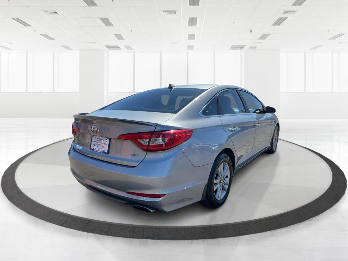 2015 Hyundai Sonata ECO (5NPE24AA3FH) with an 1.6L I-4 gasoline direct injection engine, located at 4508 South Dixie Dr, Moraine, OH, 45439, (937) 908-9800, 39.689976, -84.218452 - Photo#2