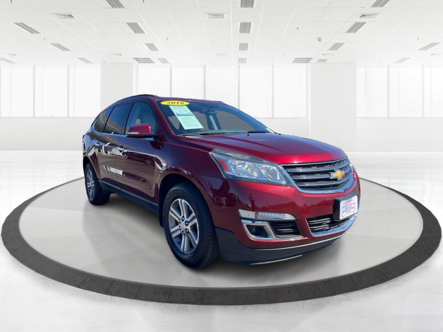 2016 Chevrolet Traverse 2LT (1GNKVHKD2GJ) with an 3.6L V-6 gasoline direct injection engine, located at 1099 N County Rd 25A, Troy, OH, 45373, (937) 908-9800, 40.057079, -84.212883 - Photo#0