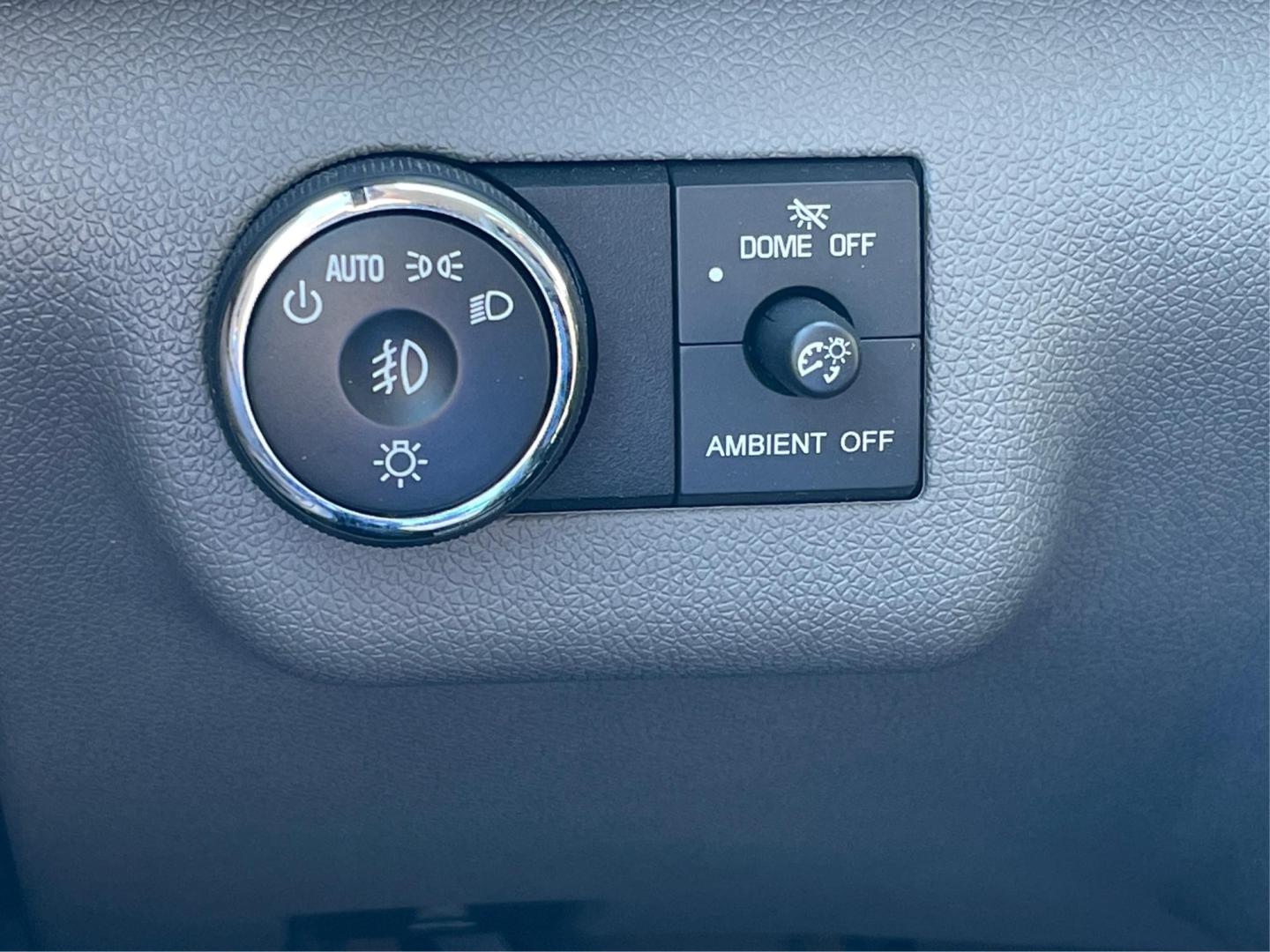 2016 Chevrolet Traverse 2LT (1GNKVHKD2GJ) with an 3.6L V-6 gasoline direct injection engine, located at 1099 N County Rd 25A, Troy, OH, 45373, (937) 908-9800, 40.057079, -84.212883 - Photo#16