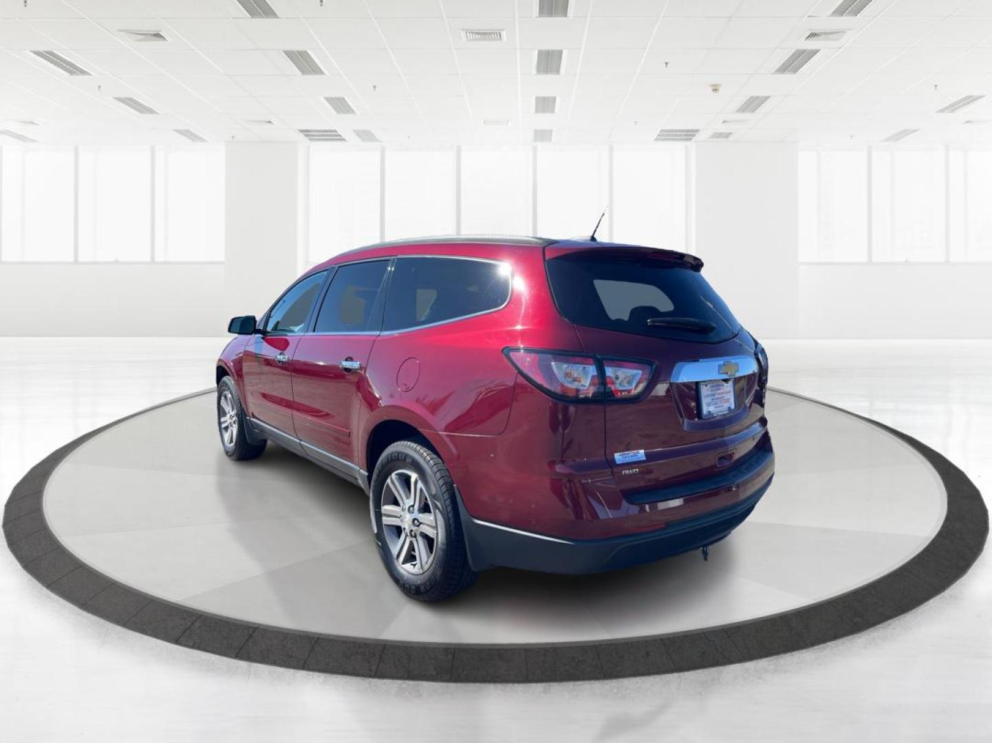 2016 Chevrolet Traverse 2LT (1GNKVHKD2GJ) with an 3.6L V-6 gasoline direct injection engine, located at 1099 N County Rd 25A, Troy, OH, 45373, (937) 908-9800, 40.057079, -84.212883 - Photo#4
