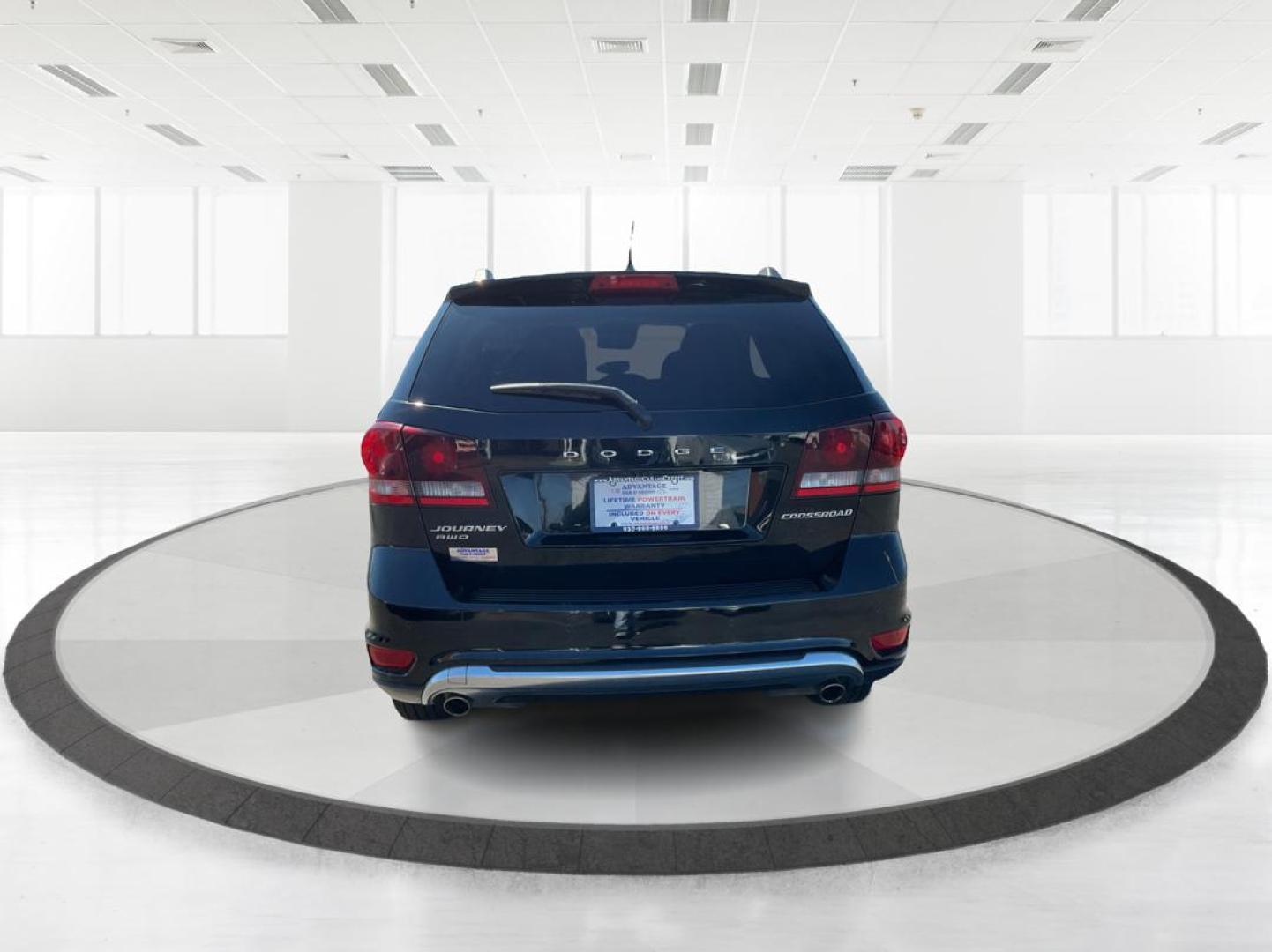 2015 Dodge Journey Crossroad (3C4PDDGG9FT) with an 3.6L V-6 DOHC engine, located at 8750 N County Rd 25A, Piqua, OH, 45356, (937) 908-9800, 40.164391, -84.232513 - 2015 Dodge Journey Crossroad - Photo#3