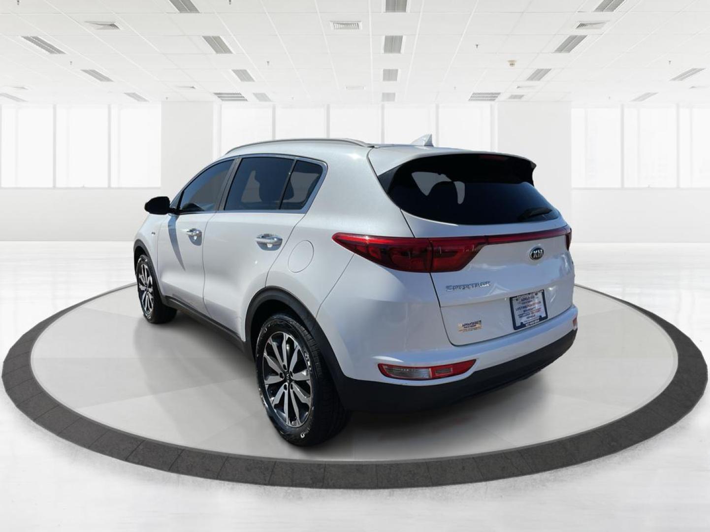 2017 Kia Sportage EX (KNDPNCAC0H7) with an Theta II 2.4L I-4 gasoline direct injection engine, located at 1184 Kauffman Ave, Fairborn, OH, 45324, (937) 908-9800, 39.807072, -84.030914 - Photo#3