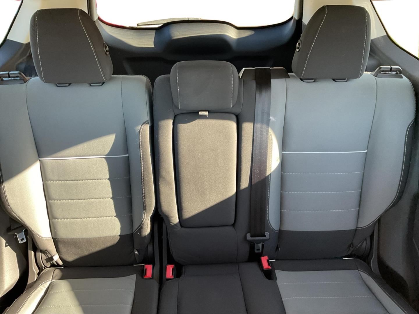 2015 Ford Escape SE (1FMCU0G92FU) with an Duratec 2.5L I-4 DOHC engine, located at 8750 N County Rd 25A, Piqua, OH, 45356, (937) 908-9800, 40.164391, -84.232513 - Photo#13