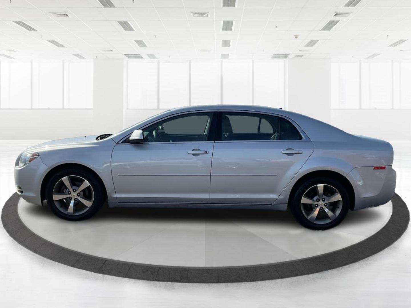 2011 Chevrolet Malibu 1LT (1G1ZC5E1XBF) with an Ecotec 2.4L I-4 DOHC engine, located at 1230 East Main St, Xenia, OH, 45385, (937) 908-9800, 39.688026, -83.910172 - Photo#5