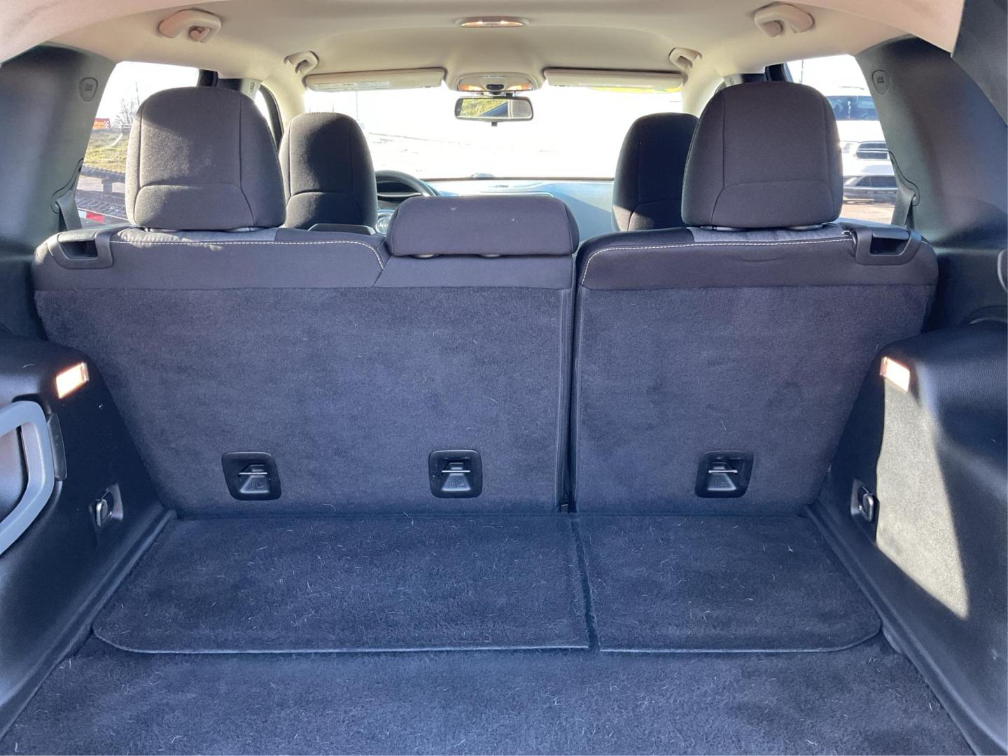 2014 Jeep Cherokee Sport (1C4PJLAB6EW) with an MultiAir2 Tigershark 2.4L I-4 variable valve contr engine, located at 880 E. National Road, Vandalia, OH, 45377, (937) 908-9800, 39.891918, -84.183594 - Photo#11