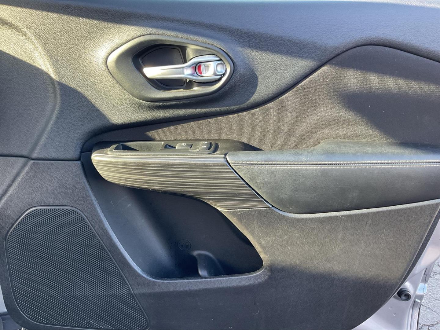 2014 Jeep Cherokee Sport (1C4PJLAB6EW) with an MultiAir2 Tigershark 2.4L I-4 variable valve contr engine, located at 880 E. National Road, Vandalia, OH, 45377, (937) 908-9800, 39.891918, -84.183594 - Photo#18