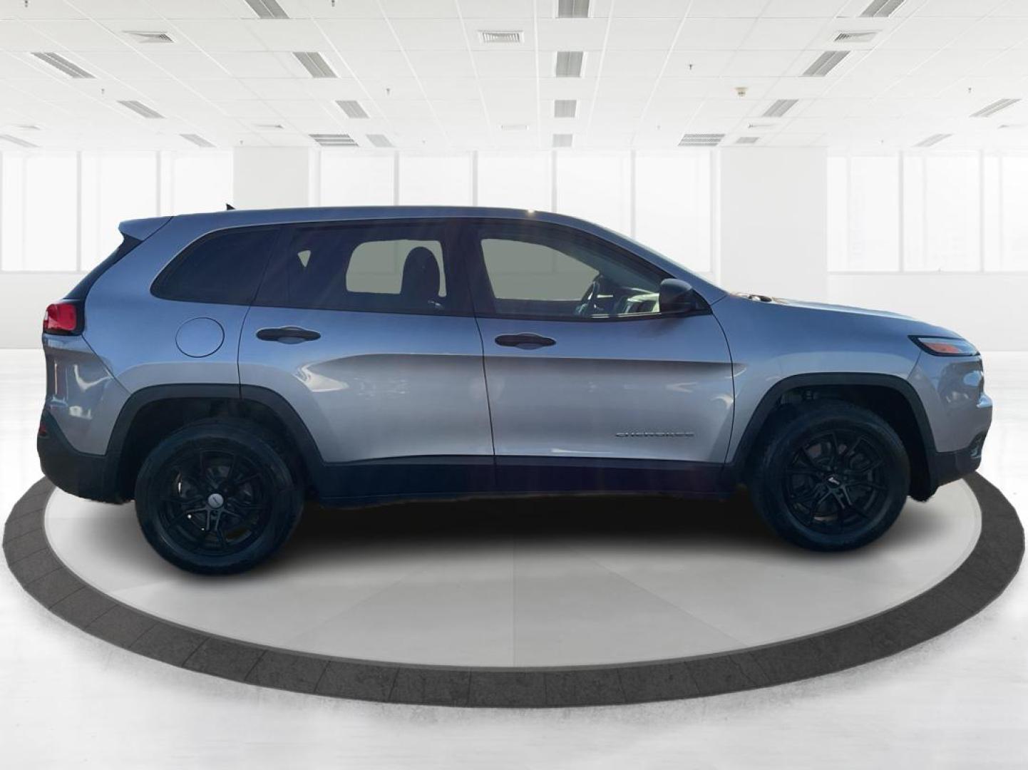 2014 Jeep Cherokee Sport (1C4PJLAB6EW) with an MultiAir2 Tigershark 2.4L I-4 variable valve contr engine, located at 880 E. National Road, Vandalia, OH, 45377, (937) 908-9800, 39.891918, -84.183594 - Photo#1