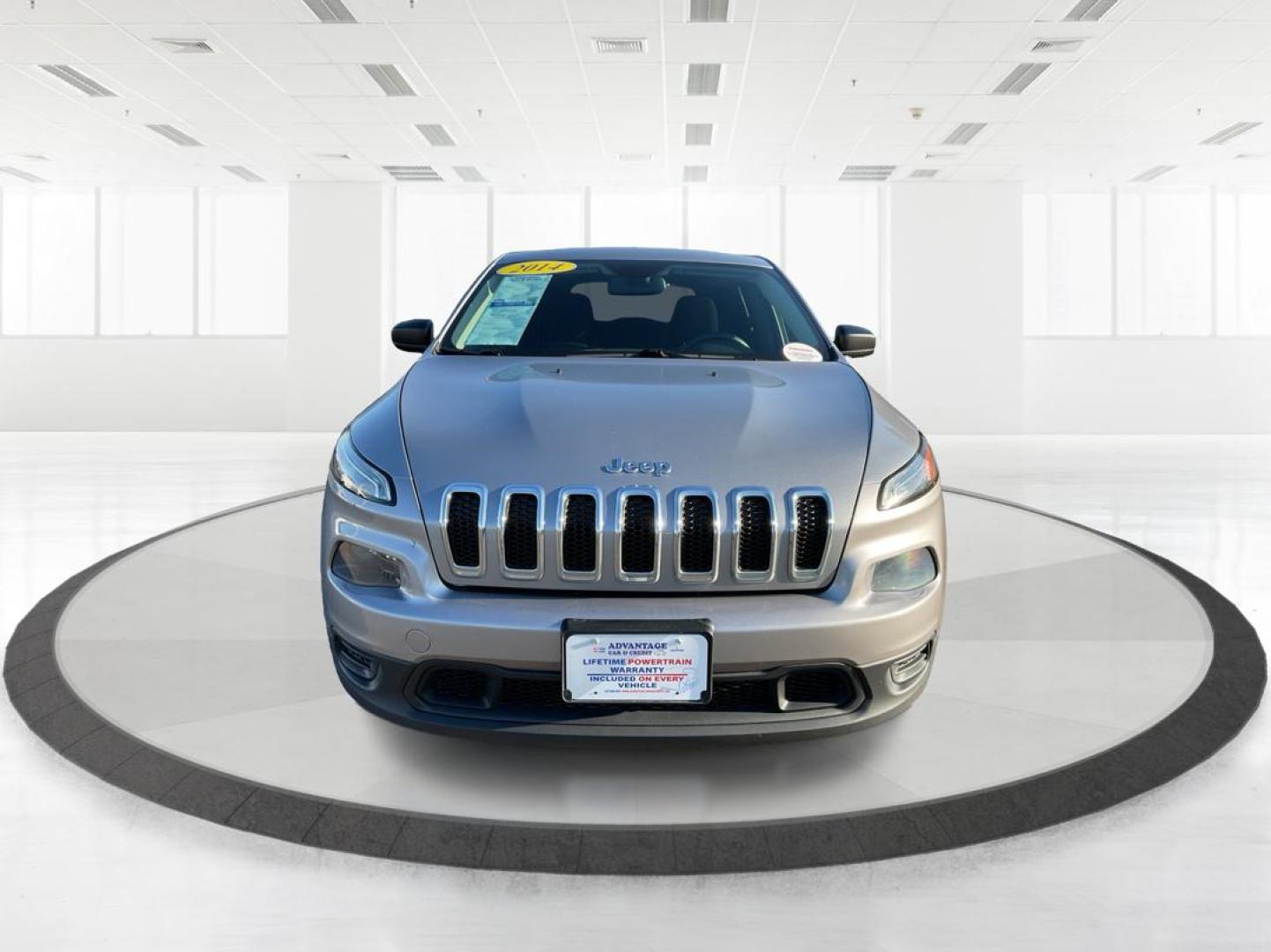 2014 Jeep Cherokee Sport (1C4PJLAB6EW) with an MultiAir2 Tigershark 2.4L I-4 variable valve contr engine, located at 880 E. National Road, Vandalia, OH, 45377, (937) 908-9800, 39.891918, -84.183594 - Photo#6