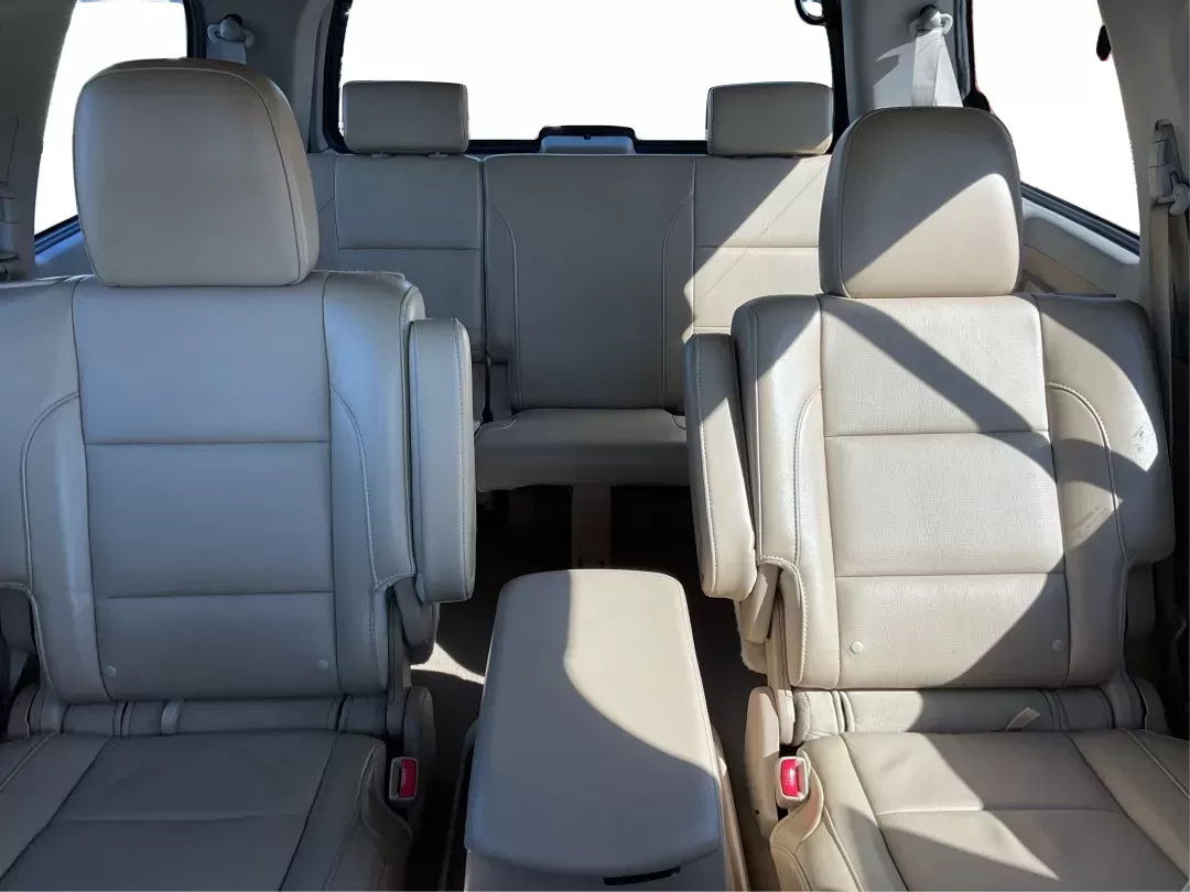 2015 Nissan Armada Platinum (5N1BA0NE1FN) with an Endurance 5.6L V-8 DOHC engine, located at 1230 East Main St, Xenia, OH, 45385, (937) 908-9800, 39.688026, -83.910172 - Third Row - Photo#13