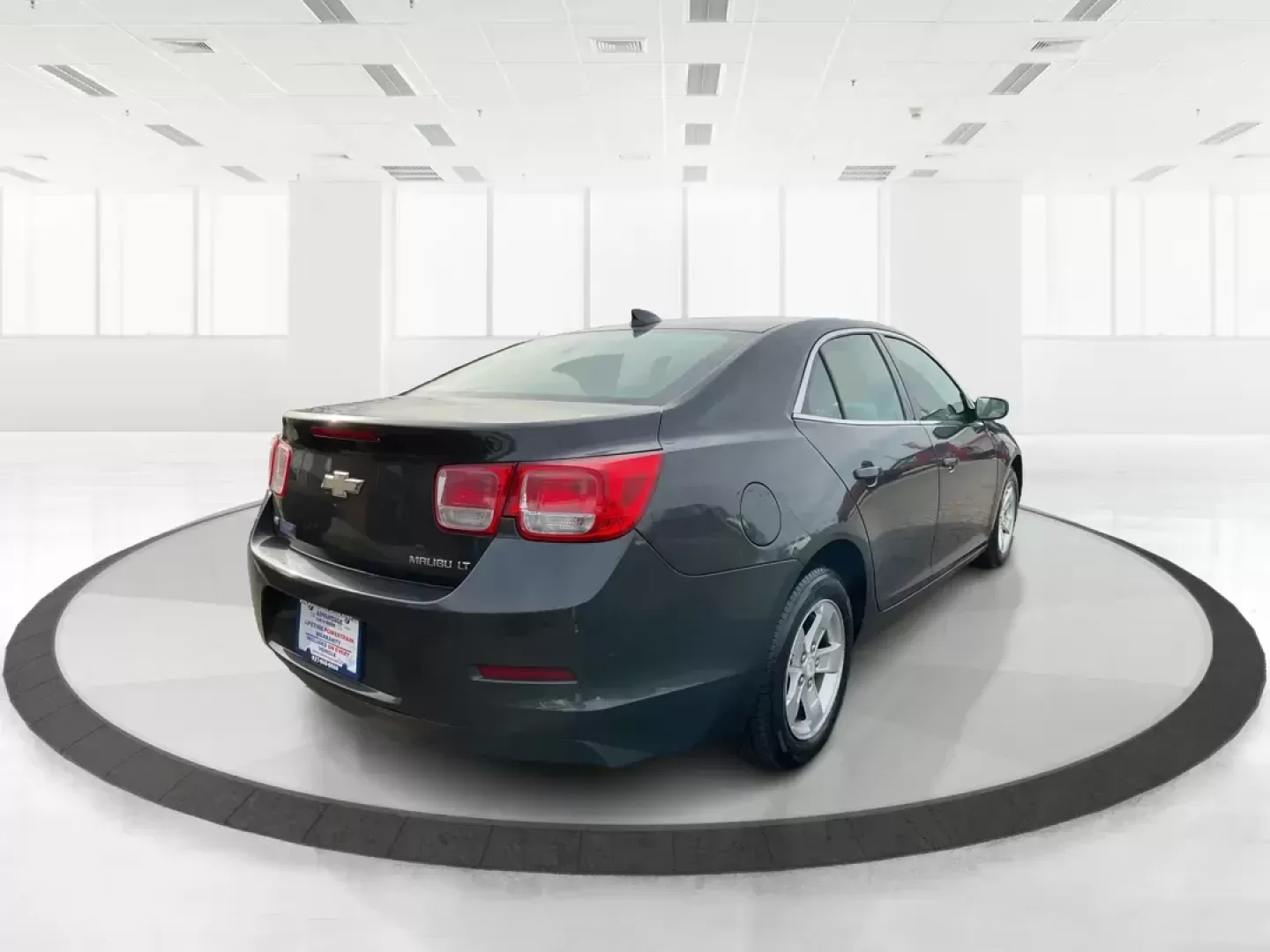 2015 Chevrolet Malibu 1LT (1G11C5SL4FF) with an ECOTEC 2.5L I-4 gasoline direct injection engine, located at 4508 South Dixie Dr, Moraine, OH, 45439, (937) 908-9800, 39.689976, -84.218452 - Photo#2
