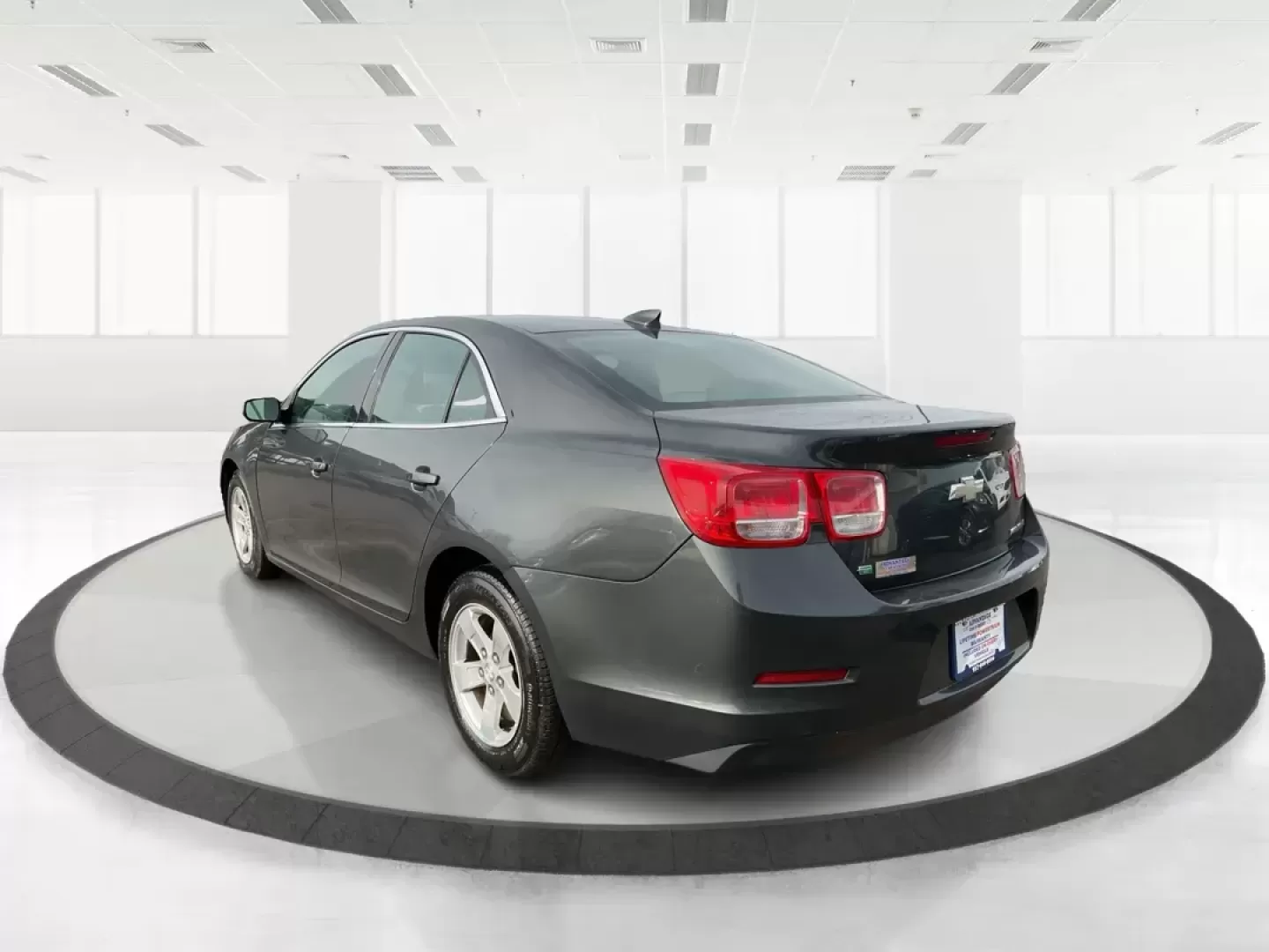 2015 Chevrolet Malibu 1LT (1G11C5SL4FF) with an ECOTEC 2.5L I-4 gasoline direct injection engine, located at 4508 South Dixie Dr, Moraine, OH, 45439, (937) 908-9800, 39.689976, -84.218452 - Photo#4