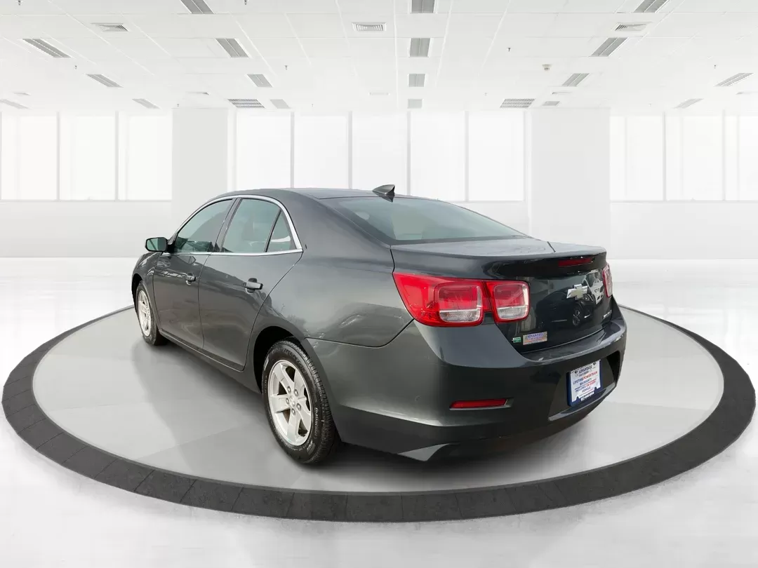 2015 Chevrolet Malibu 1LT (1G11C5SL4FF) with an ECOTEC 2.5L I-4 gasoline direct injection engine, located at 4508 South Dixie Dr, Moraine, OH, 45439, (937) 908-9800, 39.689976, -84.218452 - 2015 Chevrolet Malibu 1LT - Photo#4