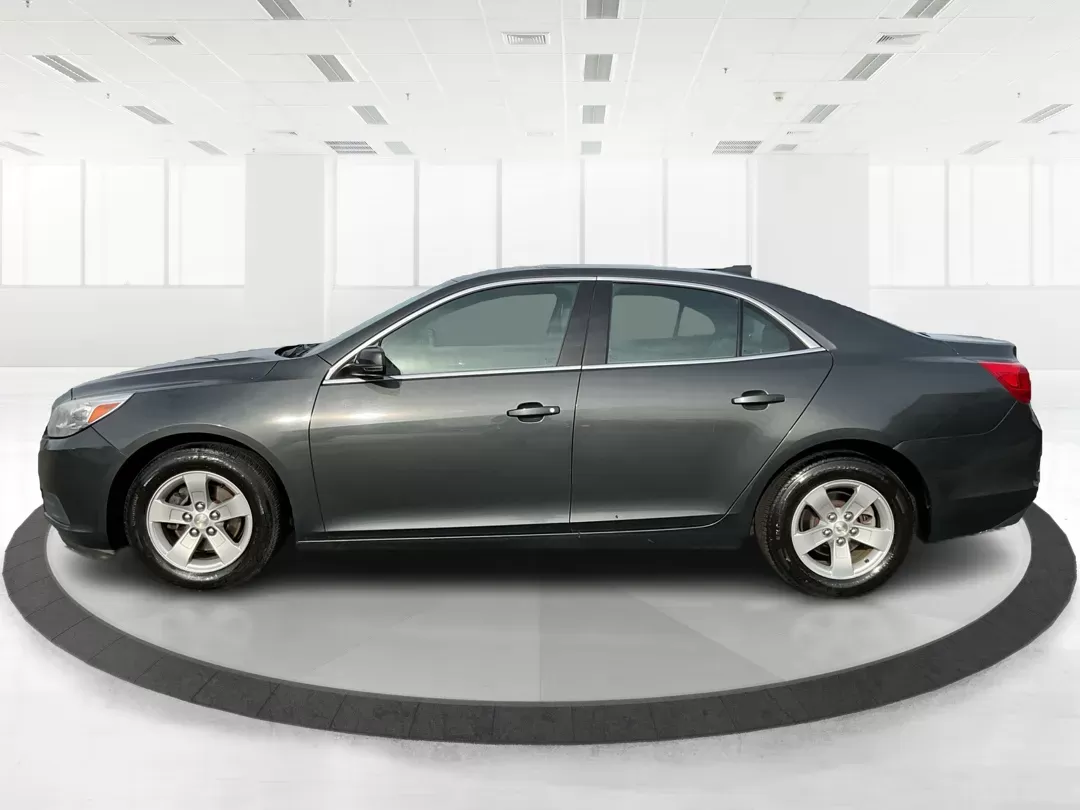 2015 Chevrolet Malibu 1LT (1G11C5SL4FF) with an ECOTEC 2.5L I-4 gasoline direct injection engine, located at 4508 South Dixie Dr, Moraine, OH, 45439, (937) 908-9800, 39.689976, -84.218452 - 2015 Chevrolet Malibu 1LT - Photo#5
