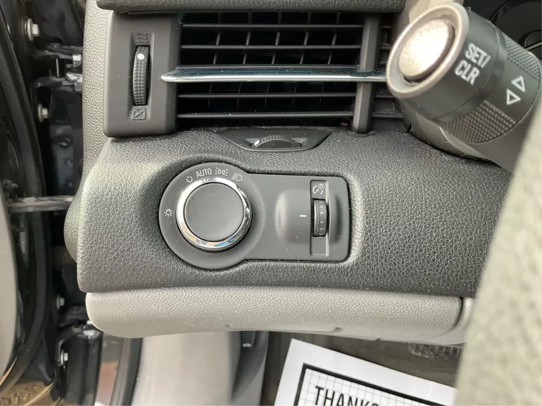2015 Chevrolet Malibu 1LT (1G11C5SL4FF) with an ECOTEC 2.5L I-4 gasoline direct injection engine, located at 4508 South Dixie Dr, Moraine, OH, 45439, (937) 908-9800, 39.689976, -84.218452 - 2015 Chevrolet Malibu 1LT - Photo#16