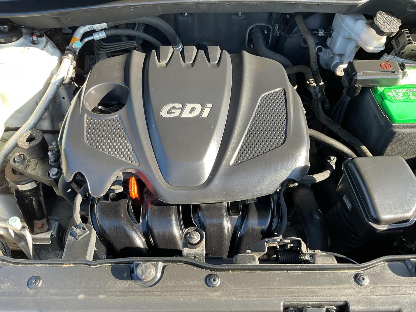 2014 Hyundai Tucson SE (KM8JUCAG8EU) with an Theta II 2.4L I-4 gasoline direct injection engine, located at 1230 East Main St, Xenia, OH, 45385, (937) 908-9800, 39.688026, -83.910172 - Photo#10