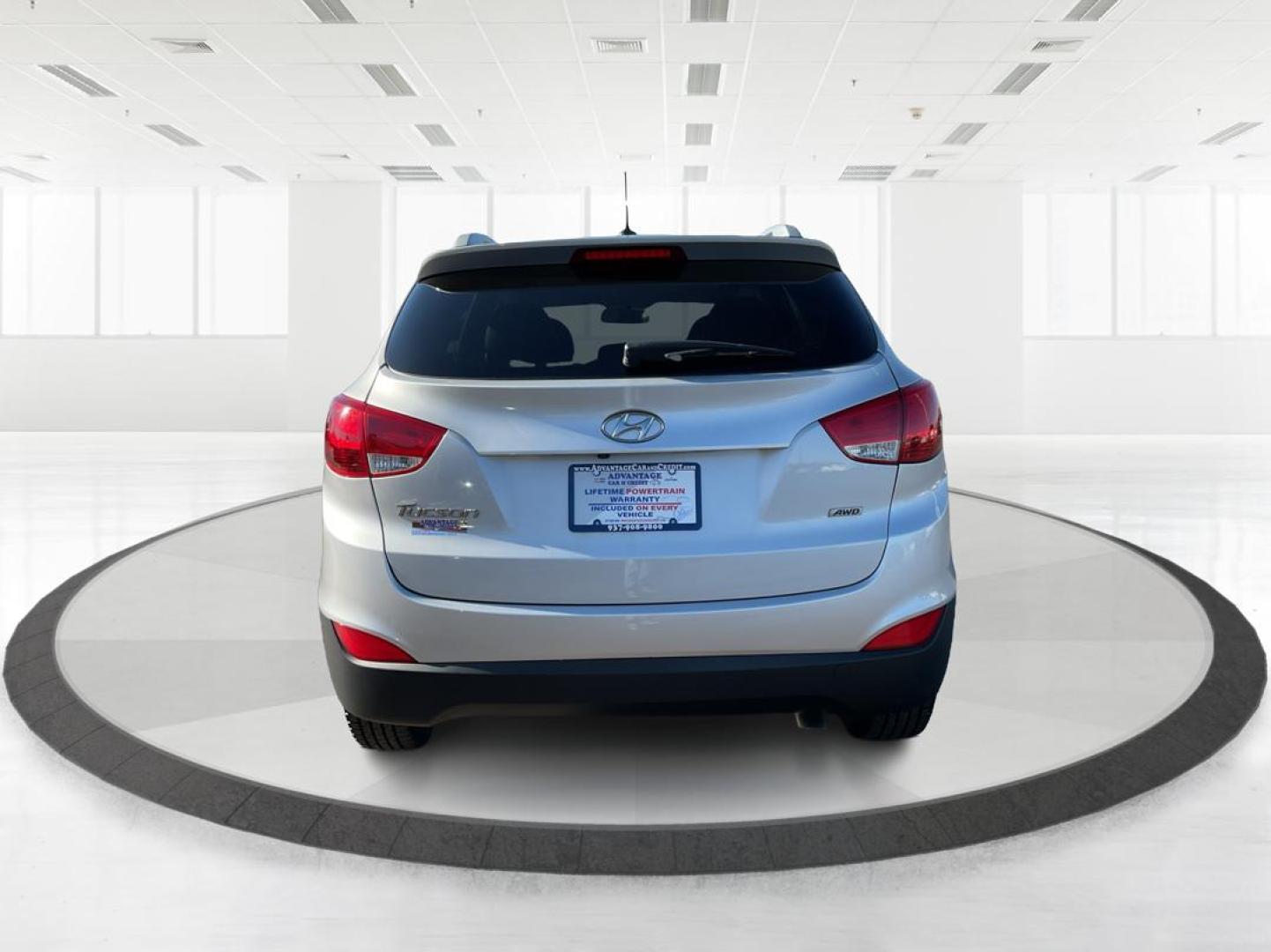 2014 Hyundai Tucson SE (KM8JUCAG8EU) with an Theta II 2.4L I-4 gasoline direct injection engine, located at 1230 East Main St, Xenia, OH, 45385, (937) 908-9800, 39.688026, -83.910172 - Photo#3